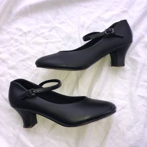 Dance shoes: Black